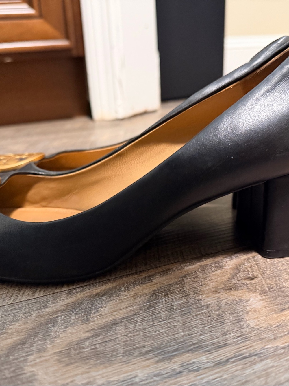Tory Burch Black Leather Chunky Heel with Gold Logo - Picture 2 of 3